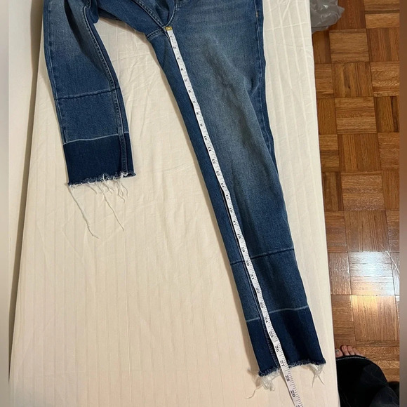 Calvin Klein Ankle Skinny Jeans. Raw hem. Size 27 - Picture 7 of 11